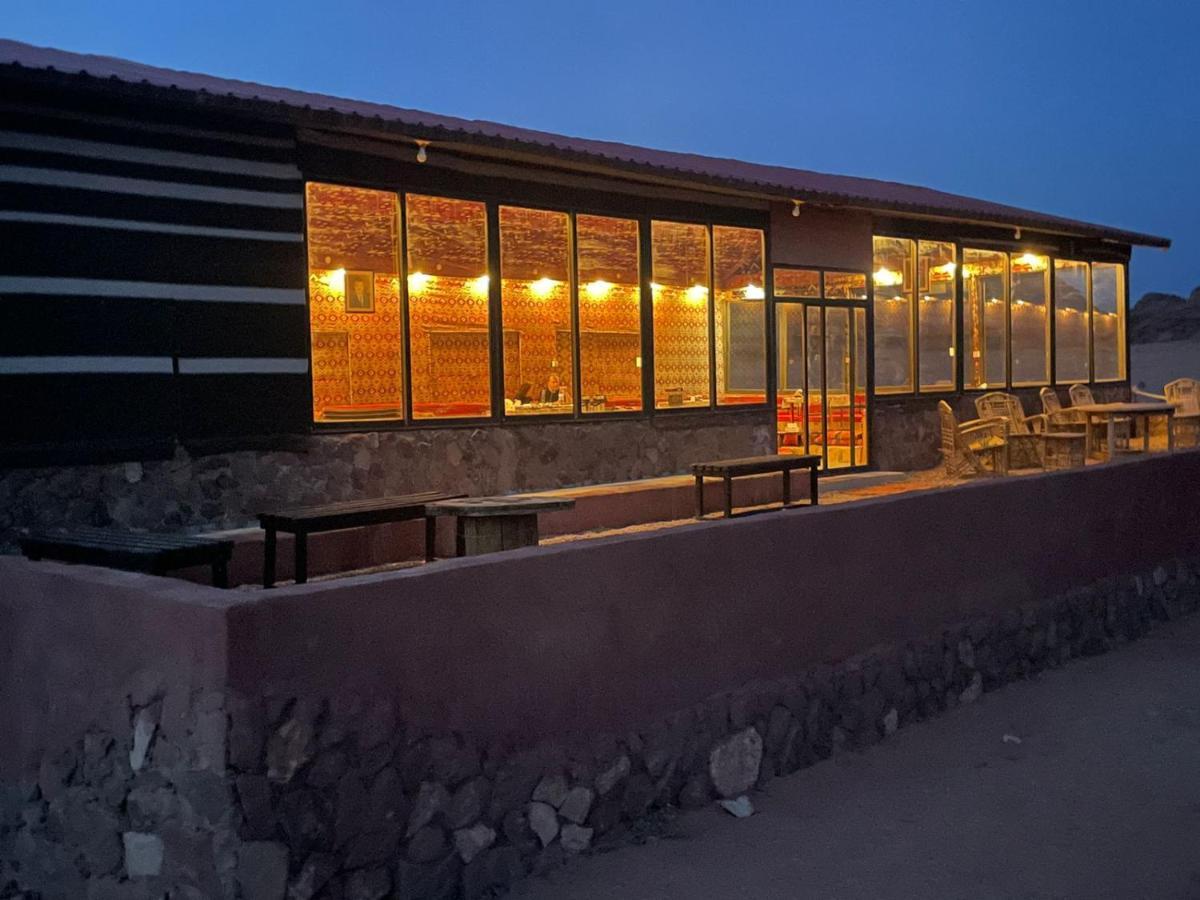 Готель Salameh'S Bedouin Camp Ваді-Рам Екстер'єр фото