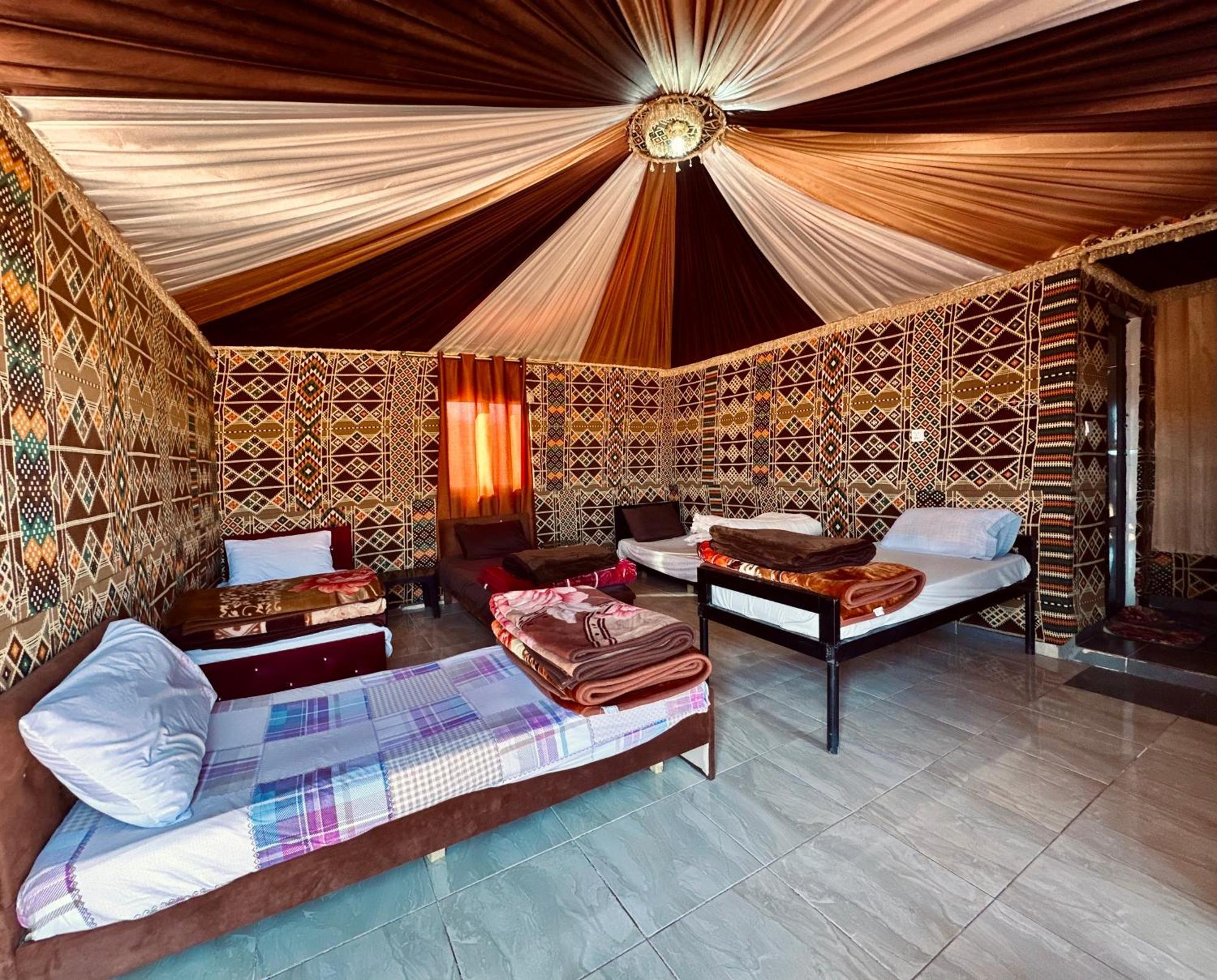 Готель Salameh'S Bedouin Camp Ваді-Рам Екстер'єр фото